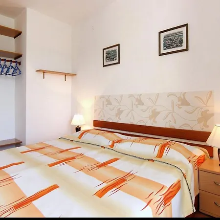 Emily Apartment Vrboska